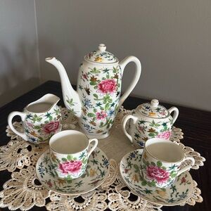 Floral Porcelain Tea Set with Pink Peony Motif